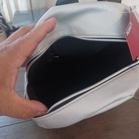 COPY - Peanuts Snoopy and Woodstock mini Backpack Red Doghouse - Picture 5 of 9